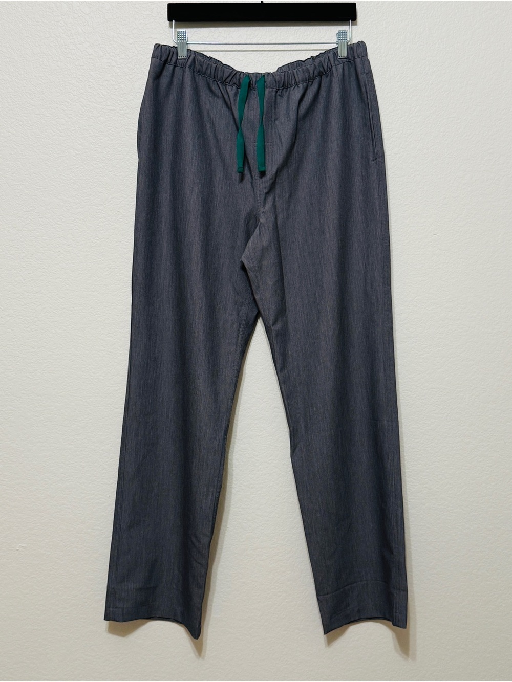 🦕 FIGS| EUC Men’s Pisco Technical Collection Graphite Gray Scrub Pants Size L
